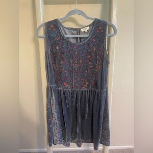 UMGEE Women’s embroidered velvet dress